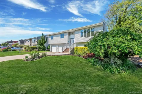 63 Ripplewater Avenue Massapequa NY 11758