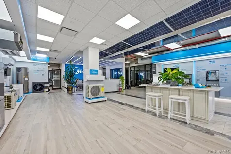 158-15 Union Turnpike Fresh Meadows NY 11366