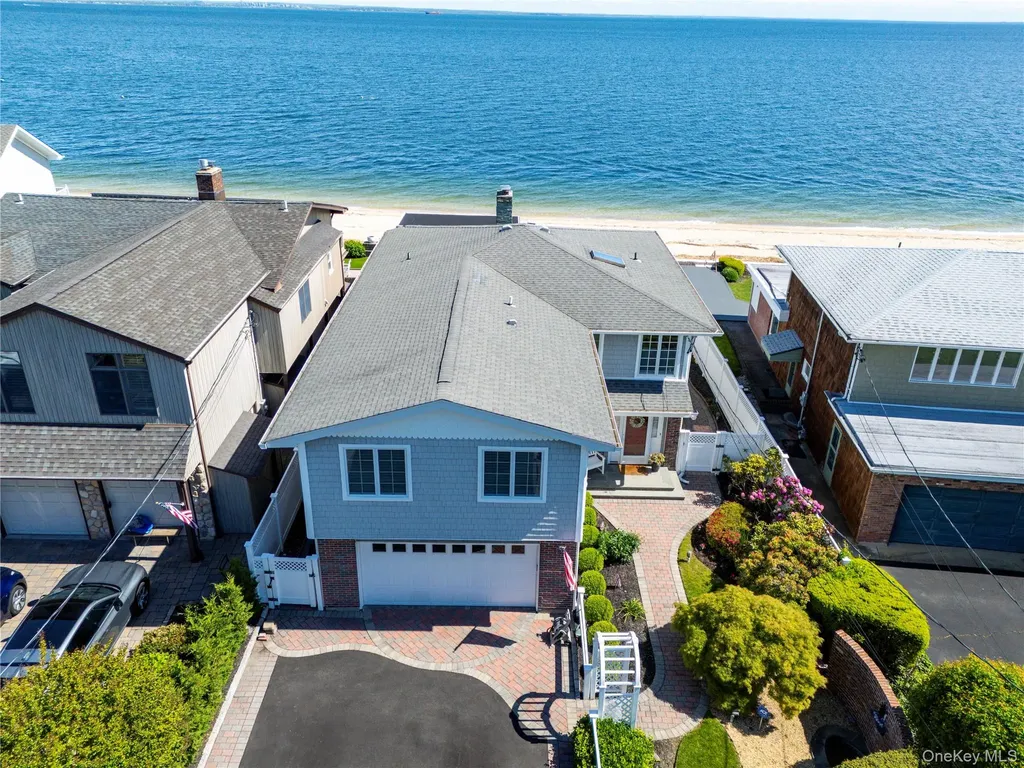 19 Oak Shore Drive Bayville NY 11709