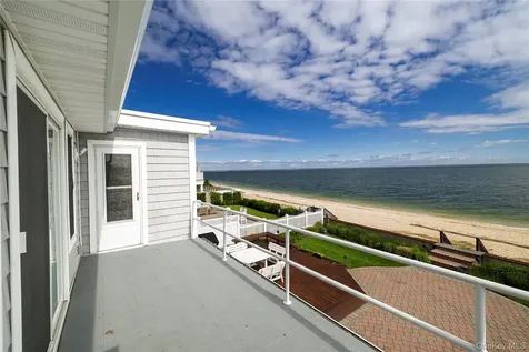 19 Oak Shore Drive Bayville NY 11709
