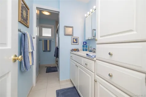 19 Oak Shore Drive Bayville NY 11709