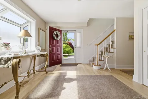 19 Oak Shore Drive Bayville NY 11709