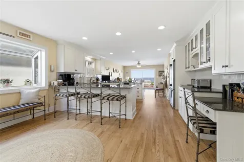 19 Oak Shore Drive Bayville NY 11709