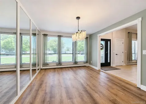 25 Vineyard Way Mount Sinai NY 11766