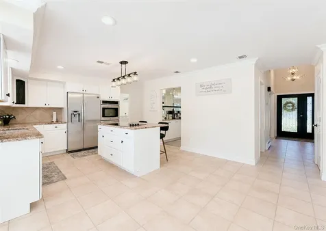 25 Vineyard Way Mount Sinai NY 11766