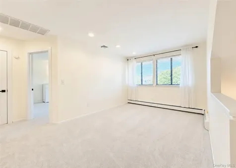 25 Vineyard Way Mount Sinai NY 11766