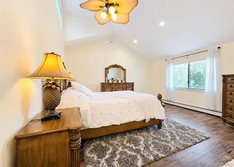 25 Vineyard Way Mount Sinai NY 11766