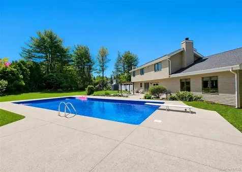 25 Vineyard Way Mount Sinai NY 11766