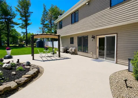 25 Vineyard Way Mount Sinai NY 11766