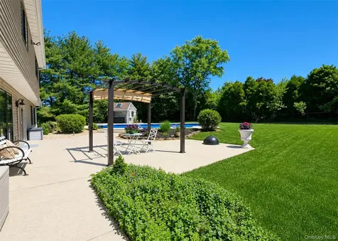 25 Vineyard Way Mount Sinai NY 11766