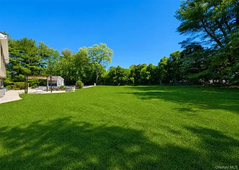 25 Vineyard Way Mount Sinai NY 11766