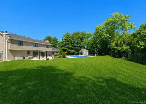 25 Vineyard Way Mount Sinai NY 11766