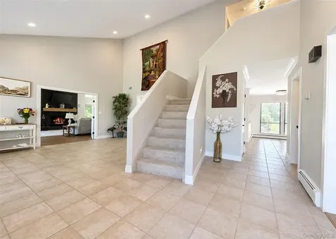 25 Vineyard Way Mount Sinai NY 11766
