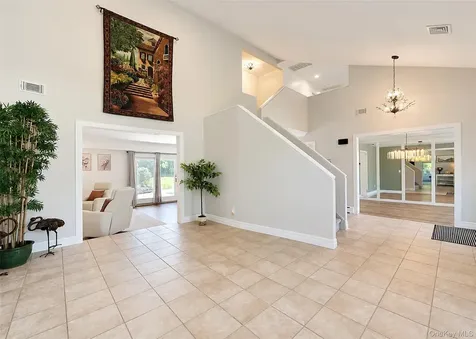 25 Vineyard Way Mount Sinai NY 11766