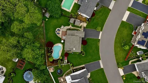 6 Lea Avenue Manorville NY 11949