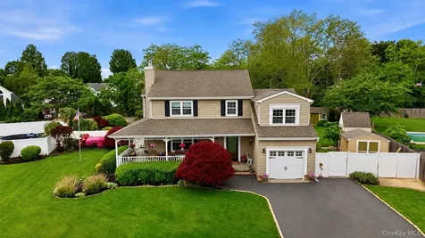 6 Lea Avenue Manorville NY 11949