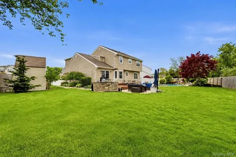 6 Lea Avenue Manorville NY 11949
