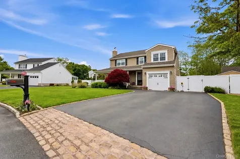 6 Lea Avenue Manorville NY 11949