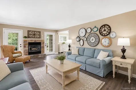 6 Lea Avenue Manorville NY 11949