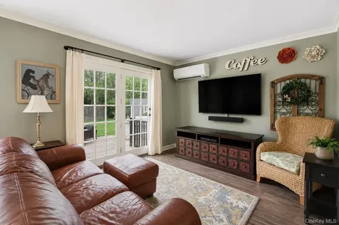 6 Lea Avenue Manorville NY 11949