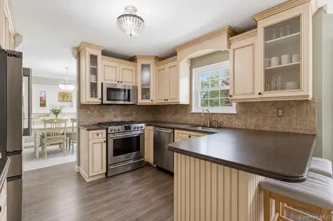 6 Lea Avenue Manorville NY 11949
