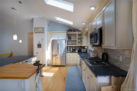 50 Runnymeade Drive East Hampton NY 11937
