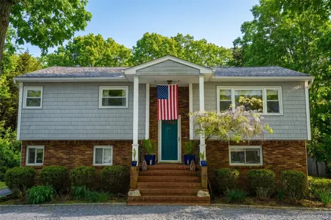 50 Runnymeade Drive East Hampton NY 11937
