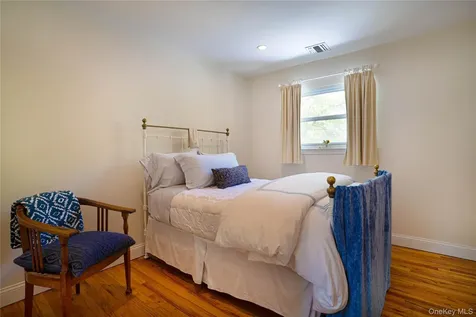 50 Runnymeade Drive East Hampton NY 11937