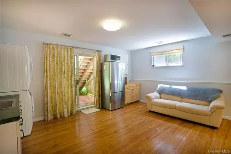 50 Runnymeade Drive East Hampton NY 11937