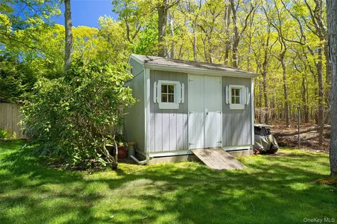 50 Runnymeade Drive East Hampton NY 11937