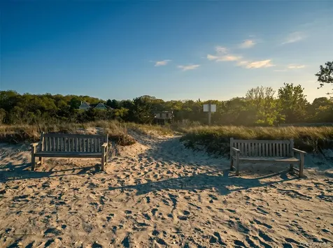 50 Runnymeade Drive East Hampton NY 11937