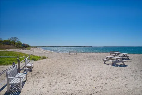 50 Runnymeade Drive East Hampton NY 11937