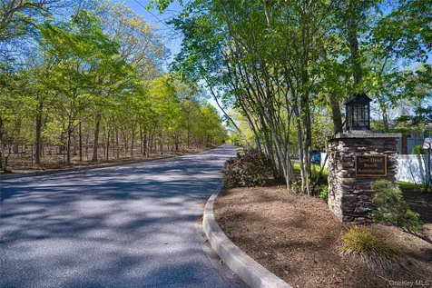 50 Runnymeade Drive East Hampton NY 11937