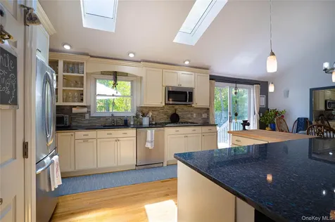 50 Runnymeade Drive East Hampton NY 11937