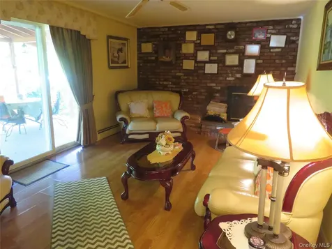 440 Spangle Drive North Babylon NY 11703