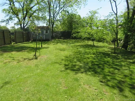 440 Spangle Drive North Babylon NY 11703