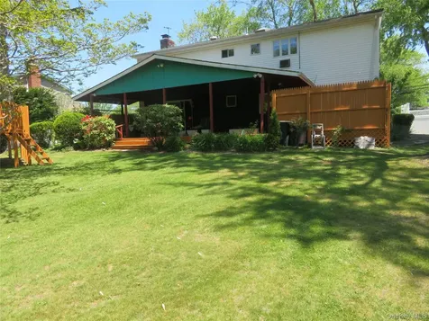 440 Spangle Drive North Babylon NY 11703