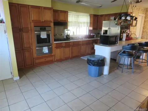 440 Spangle Drive North Babylon NY 11703