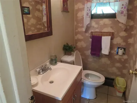 440 Spangle Drive North Babylon NY 11703