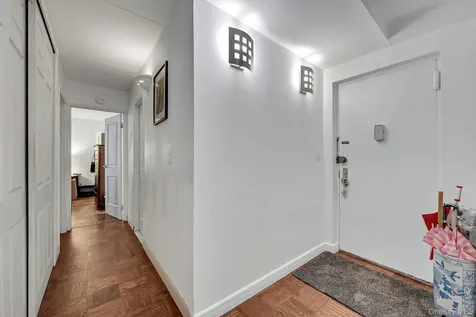 370 Central Park Avenue Scarsdale NY 10583
