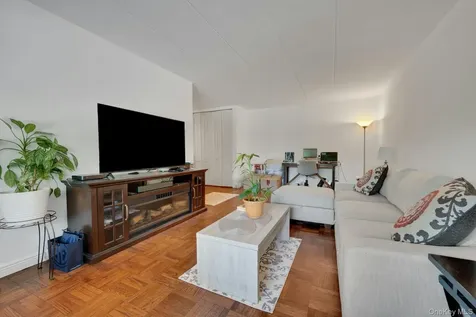 370 Central Park Avenue Scarsdale NY 10583