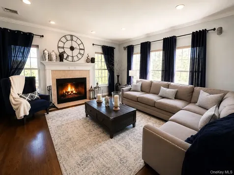 3 Alloway Crescent Highland Mills NY 10930