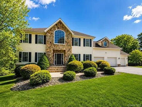 3 Alloway Crescent Highland Mills NY 10930