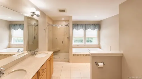 3 Alloway Crescent Highland Mills NY 10930