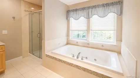 3 Alloway Crescent Highland Mills NY 10930