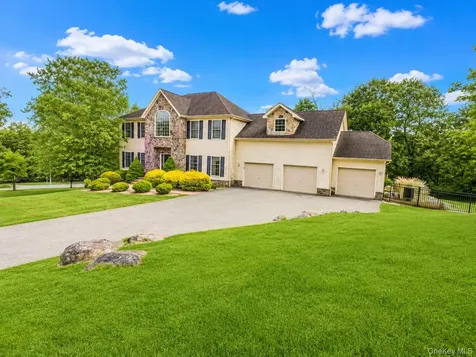 3 Alloway Crescent Highland Mills NY 10930