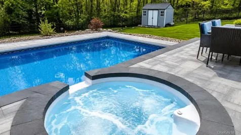 3 Alloway Crescent Highland Mills NY 10930