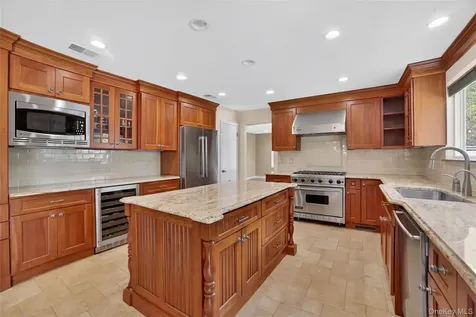 3 Leir Court White Plains NY 10605