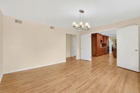 3 Leir Court White Plains NY 10605