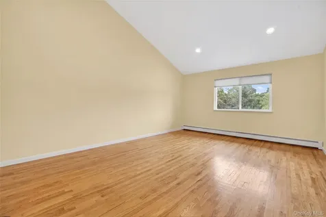 3 Leir Court White Plains NY 10605